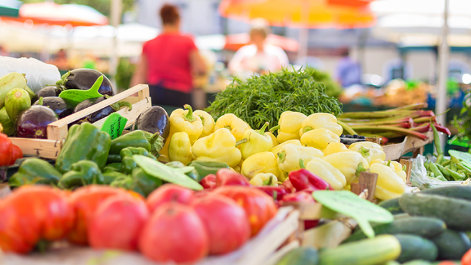 farmers-market-ThinkstockPhotos-487491992 farmers market